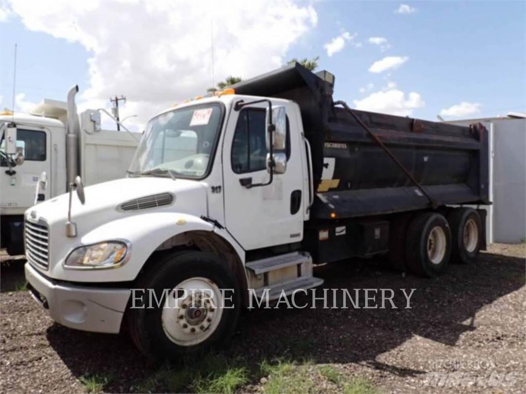 Freightliner M2 106 شاحنات ذات صهاريج