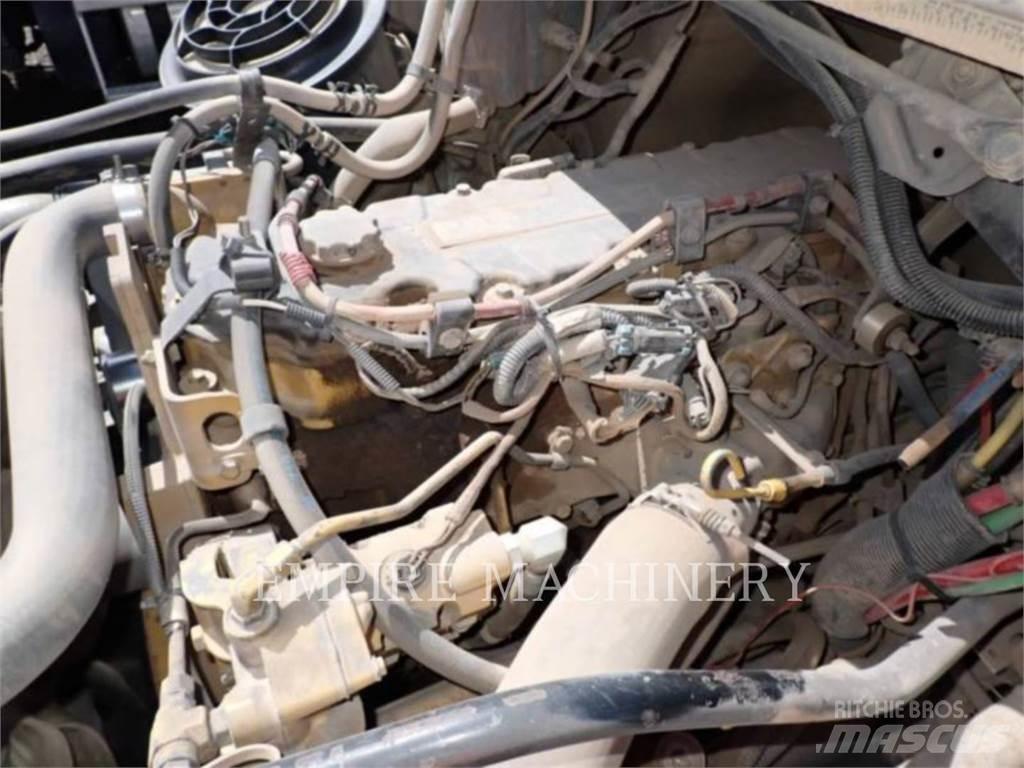 Freightliner M2 106 شاحنات ذات صهاريج