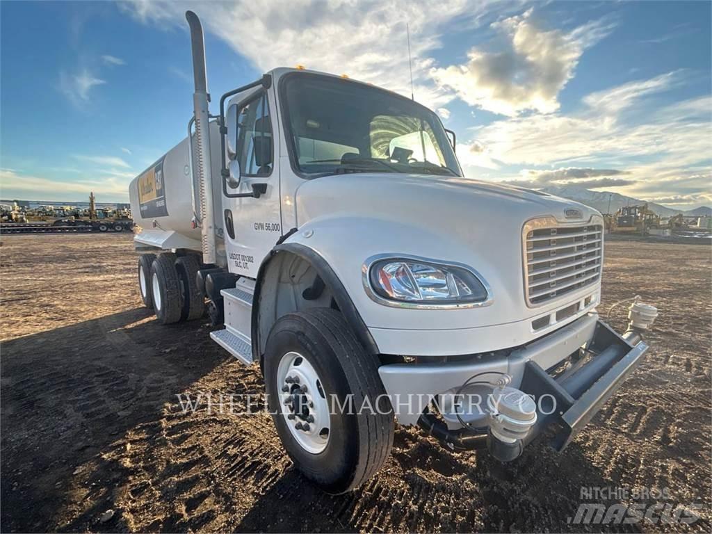 Freightliner WT4000 A شاحنات ذات صهاريج