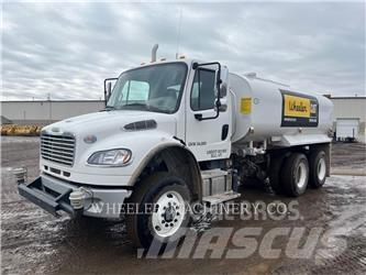 Freightliner WT4000 A شاحنات ذات صهاريج