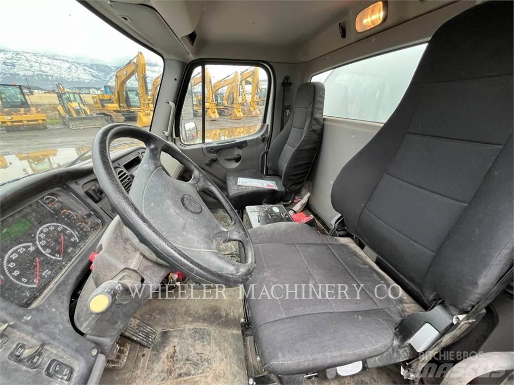 Freightliner WT4000 A شاحنات ذات صهاريج