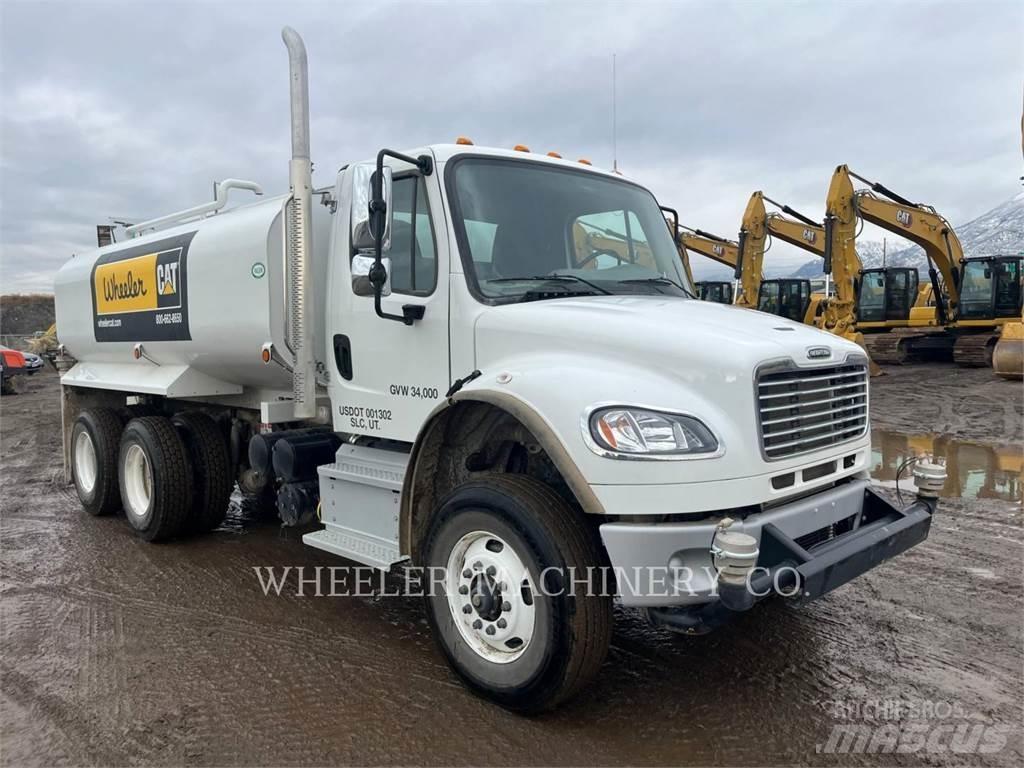 Freightliner WT4000 A شاحنات ذات صهاريج
