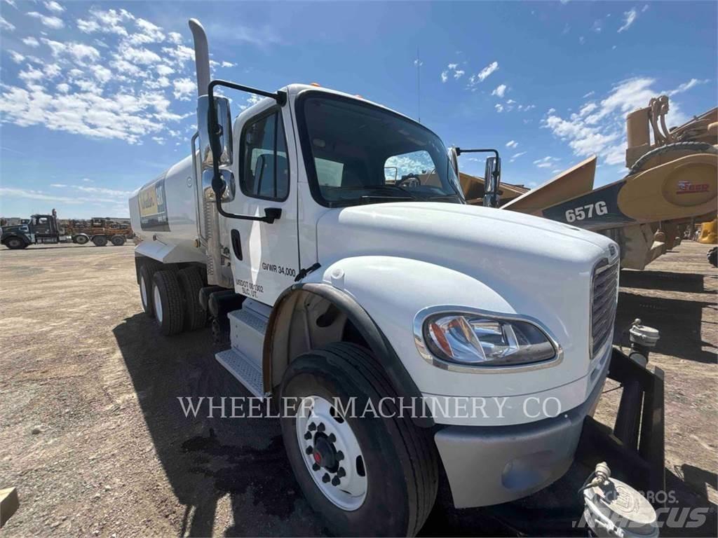 Freightliner WT4000 A شاحنات ذات صهاريج