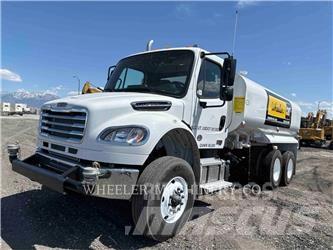 Freightliner WT4000 A شاحنات ذات صهاريج