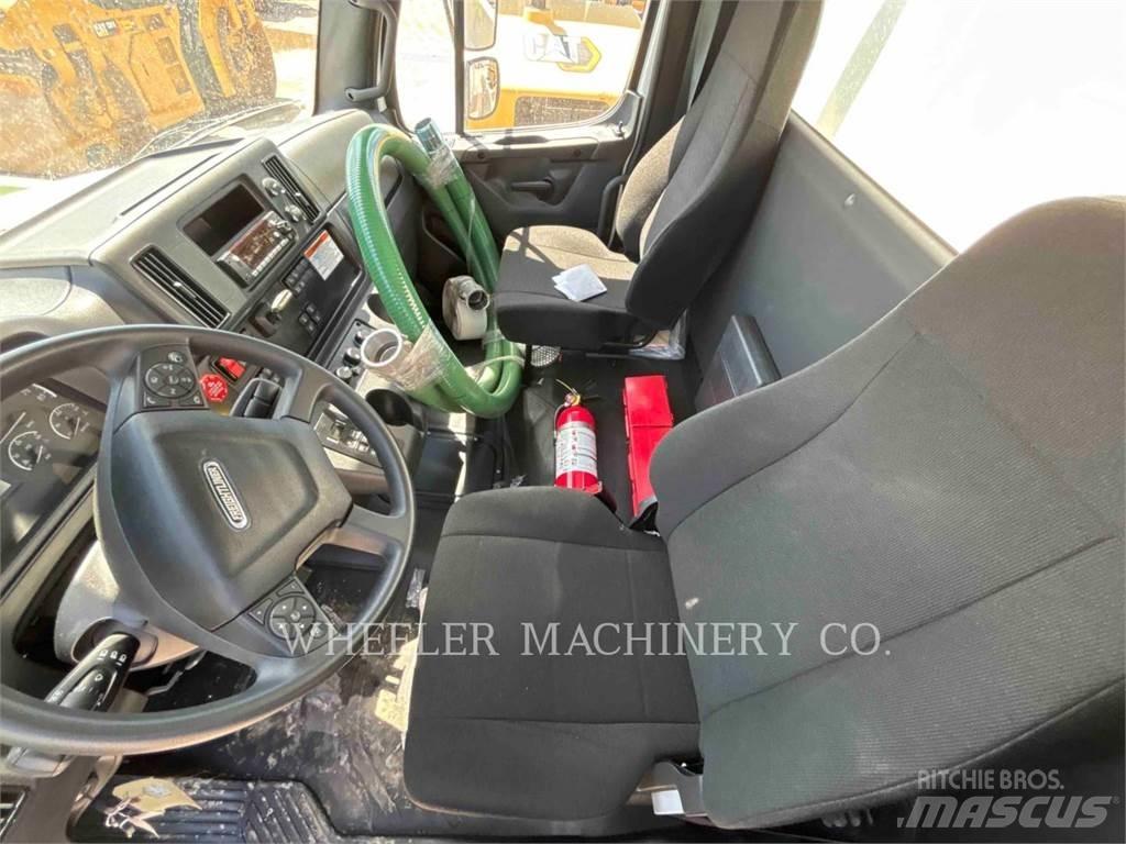 Freightliner WT4000 A شاحنات ذات صهاريج