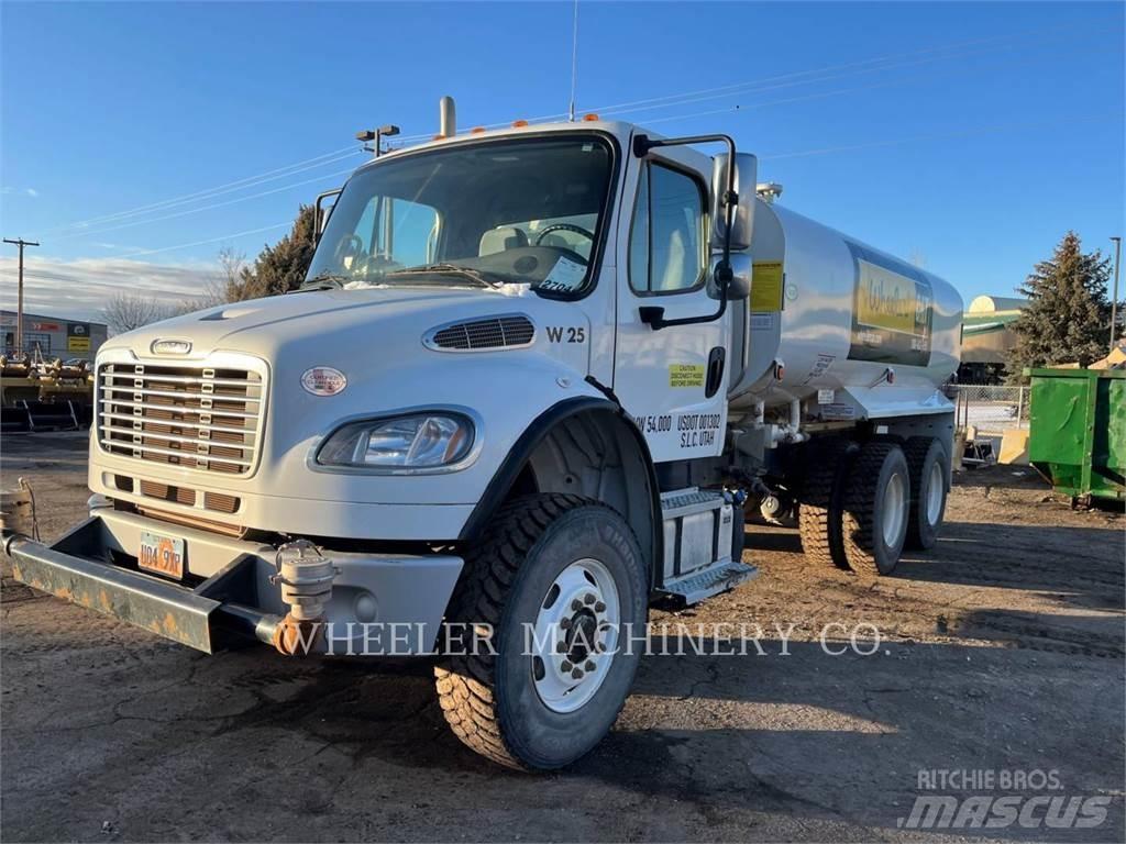 Freightliner WT4000 A شاحنات ذات صهاريج