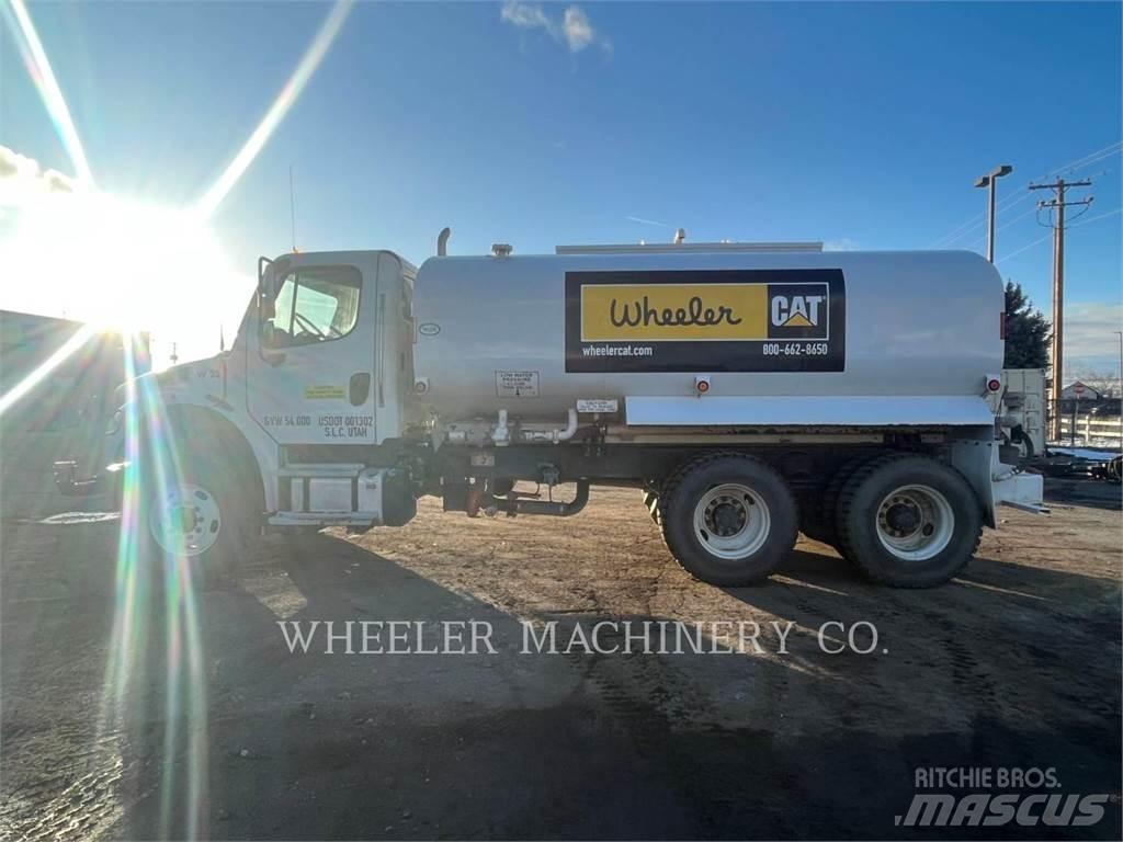 Freightliner WT4000 A شاحنات ذات صهاريج