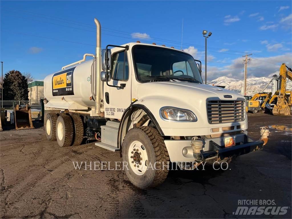 Freightliner WT4000 A شاحنات ذات صهاريج