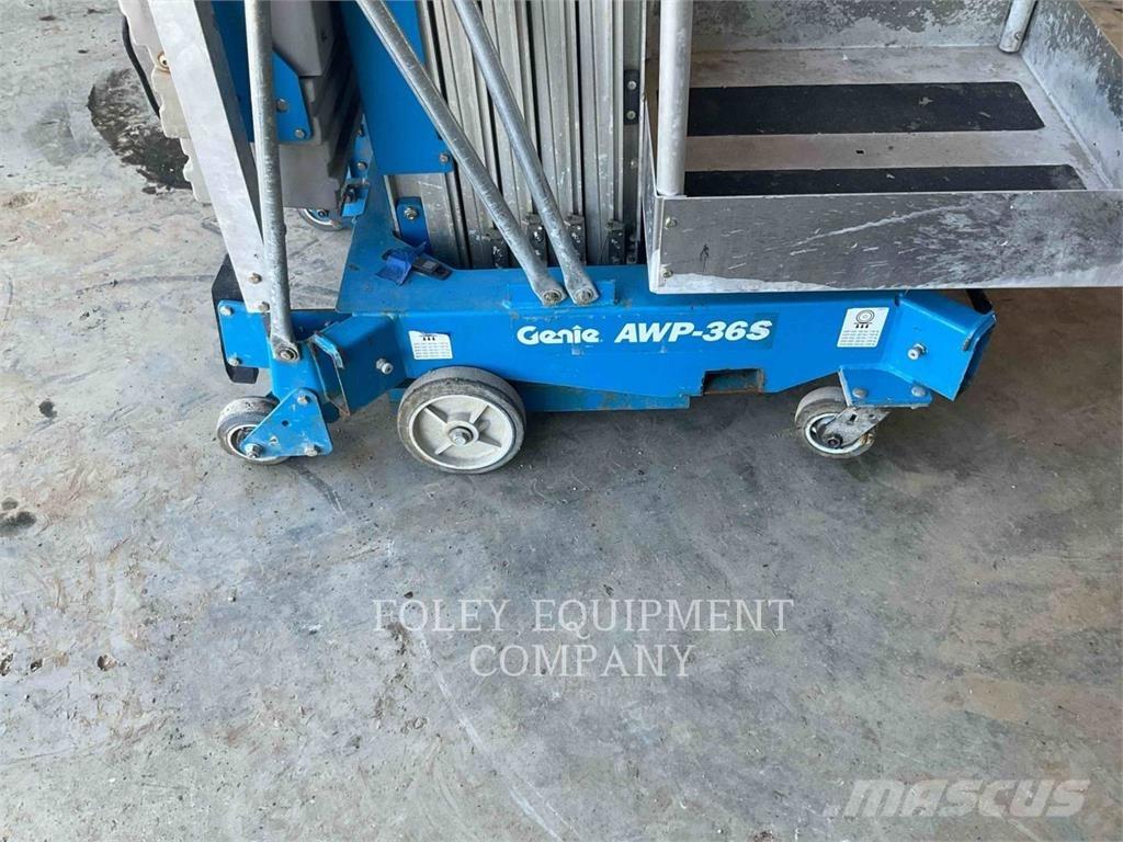 Genie AWP36SDC رافعات مقصية الشكل