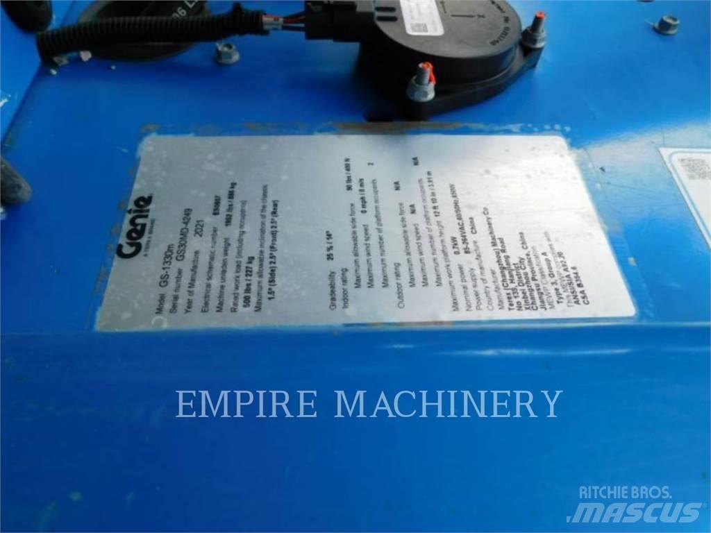 Genie GS1330 رافعات سلة مفصلية