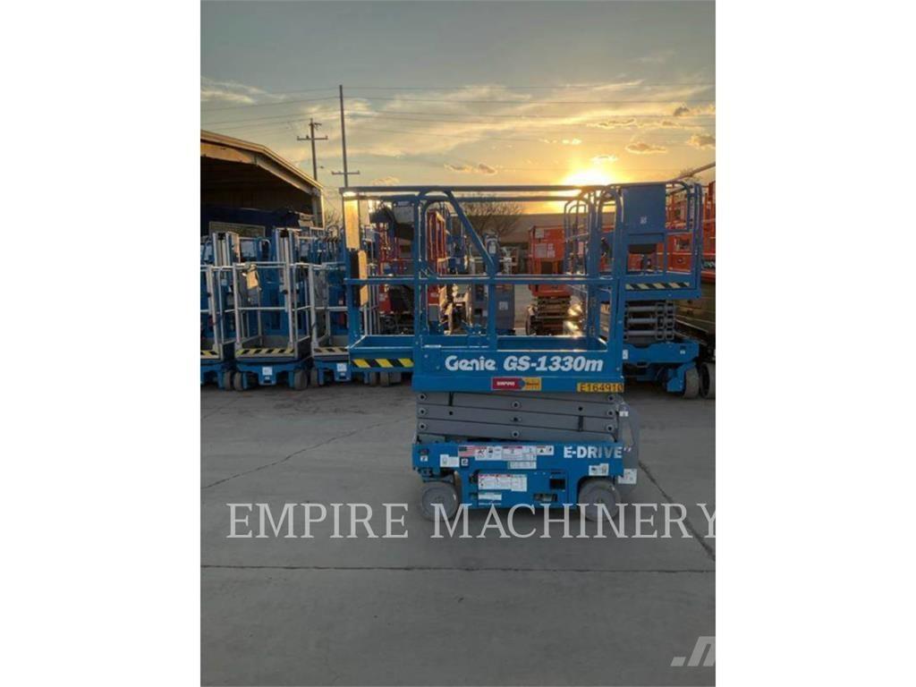 Genie GS1330 رافعات سلة مفصلية