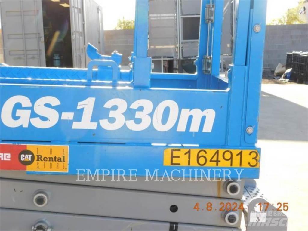Genie GS1330 رافعات سلة مفصلية