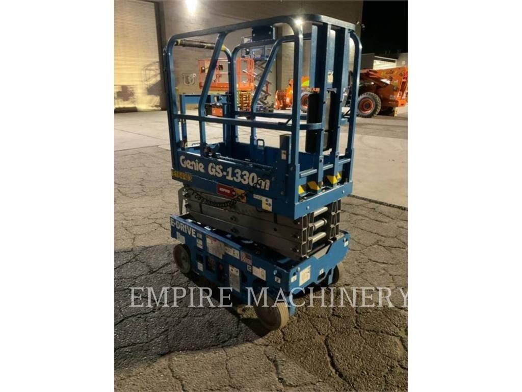 Genie GS1330 رافعات سلة مفصلية