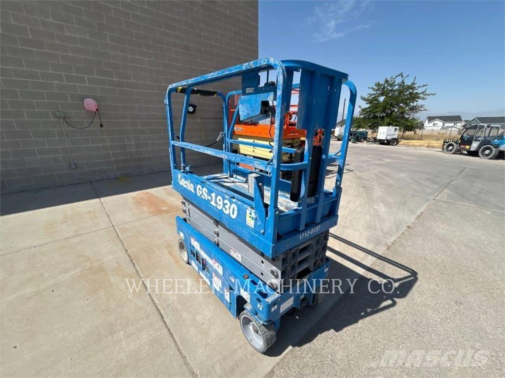 Genie GS1930 رافعات مقصية الشكل