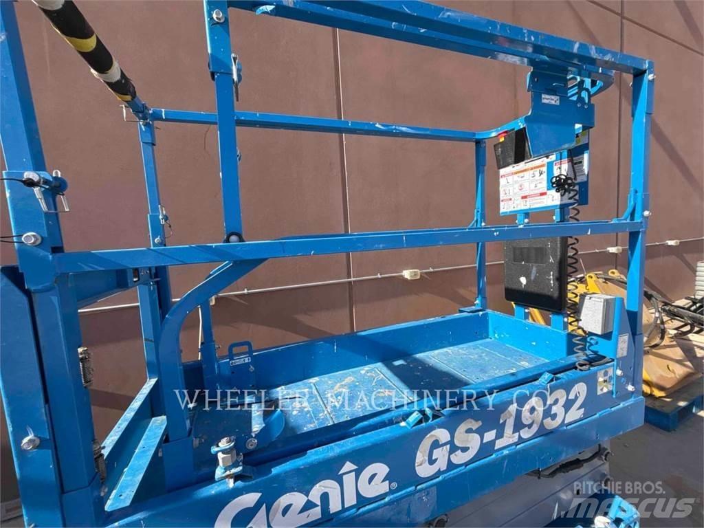 Genie GS1932 رافعات مقصية الشكل