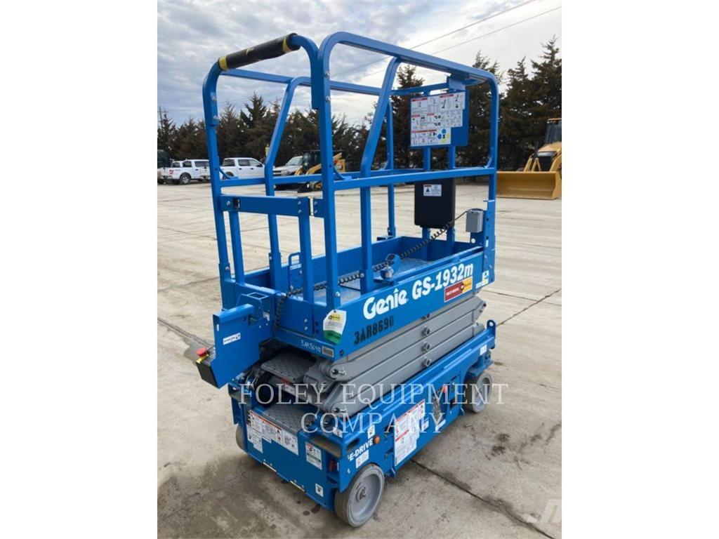 Genie GS1932M رافعات مقصية الشكل