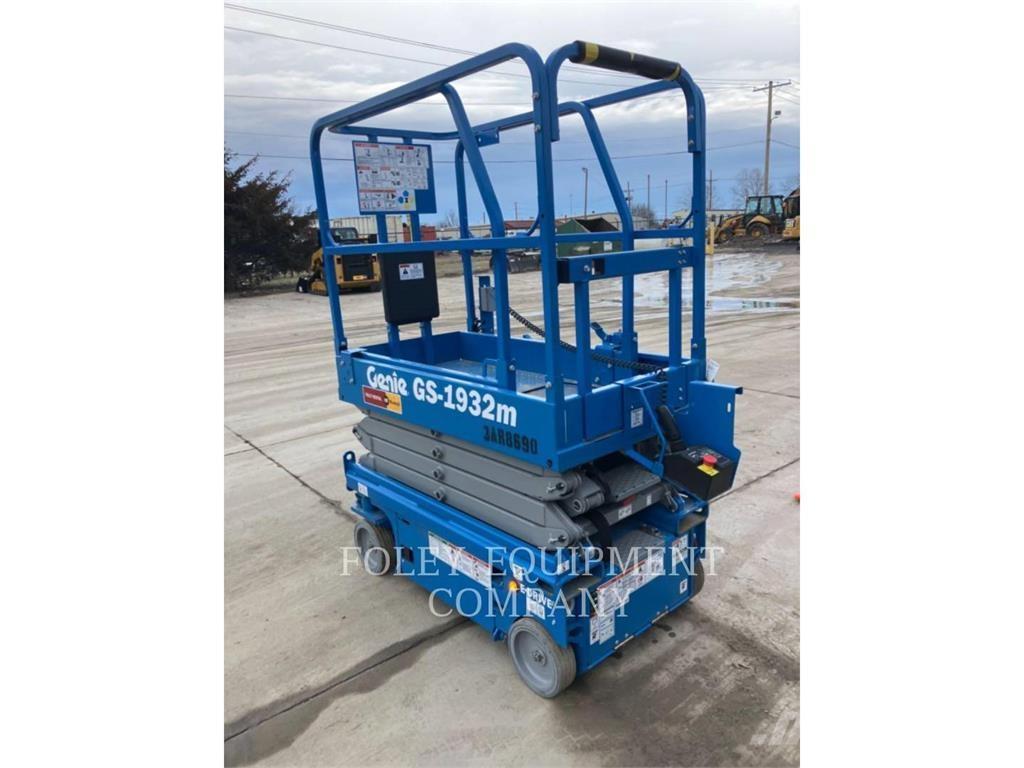 Genie GS1932M رافعات مقصية الشكل