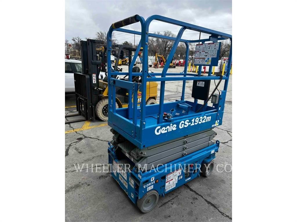 Genie GS1932M رافعات مقصية الشكل