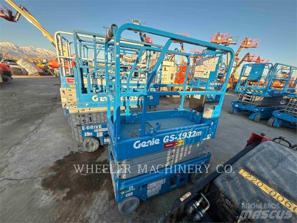 Genie GS1932M رافعات مقصية الشكل