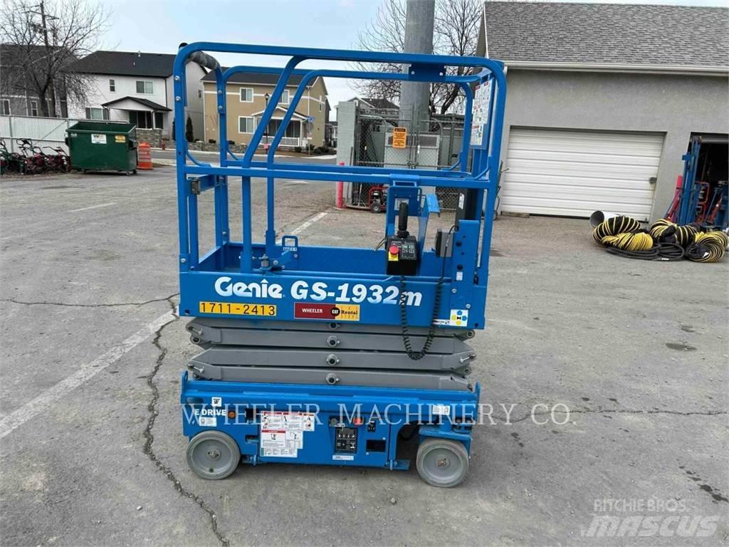 Genie GS1932M رافعات مقصية الشكل