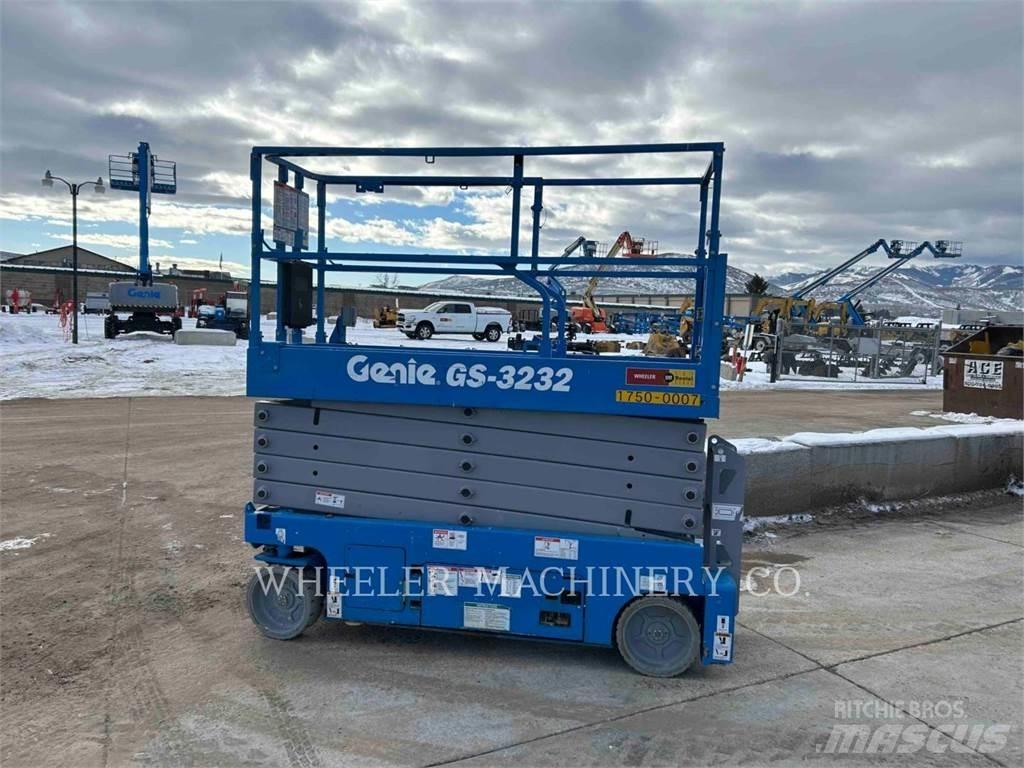 Genie GS3232 رافعات مقصية الشكل