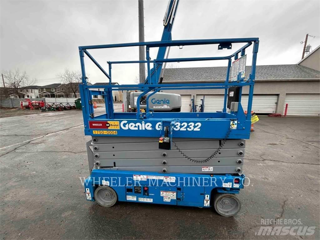 Genie GS3232 رافعات مقصية الشكل