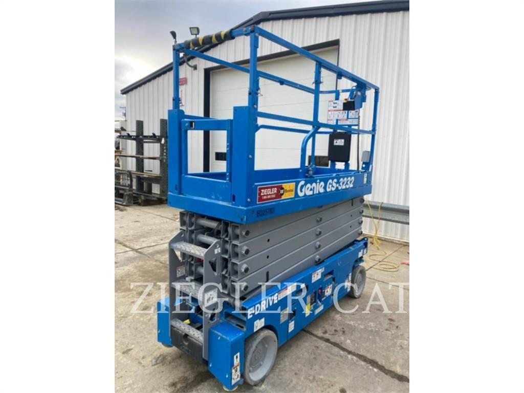 Genie GS3232 رافعات مقصية الشكل