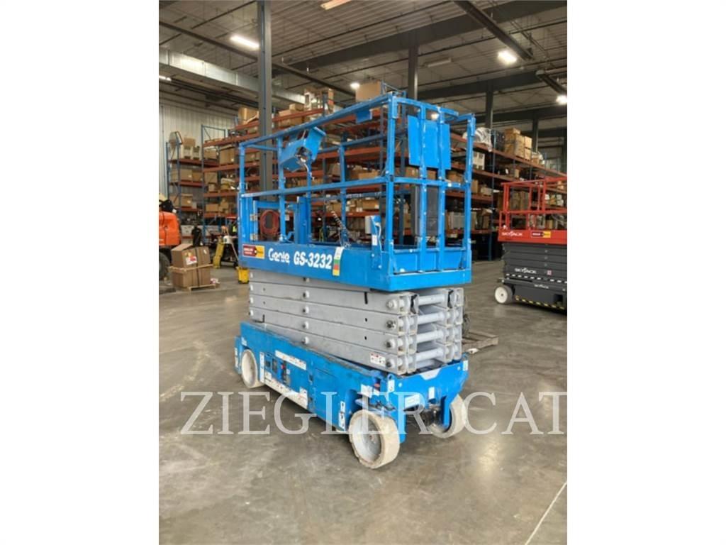 Genie GS3232 رافعات مقصية الشكل