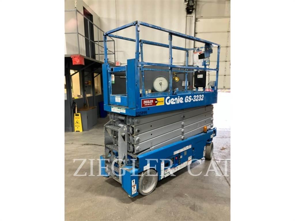 Genie GS3232 رافعات مقصية الشكل