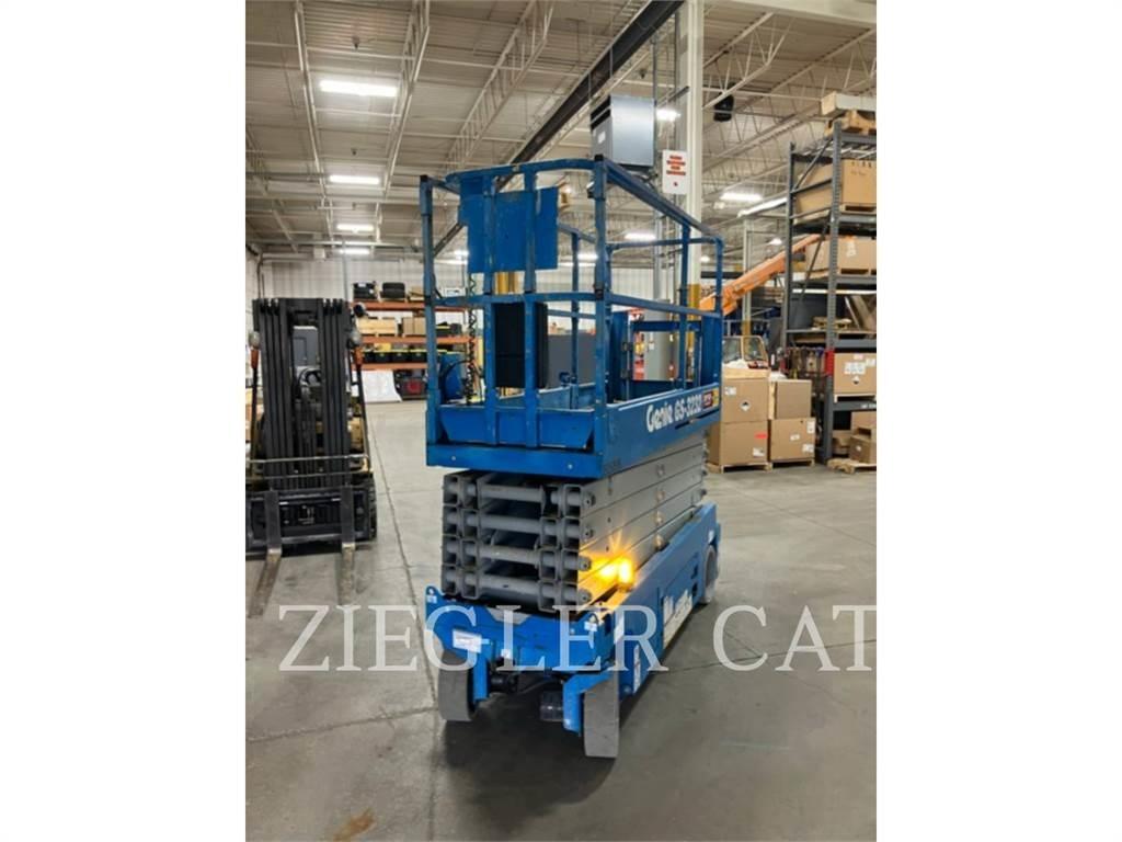 Genie GS3232 رافعات مقصية الشكل