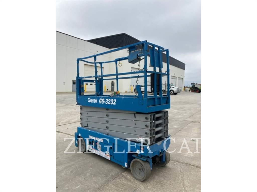 Genie GS3232 رافعات مقصية الشكل
