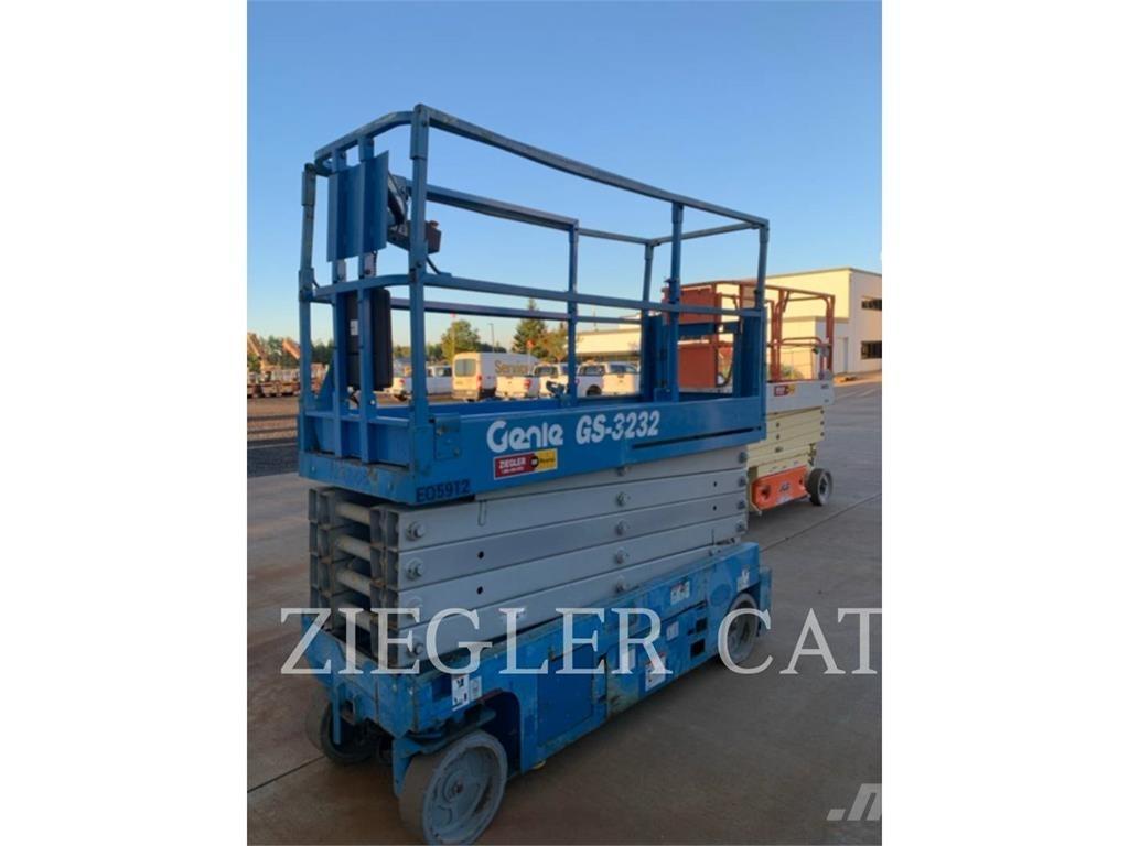 Genie GS3232 رافعات مقصية الشكل