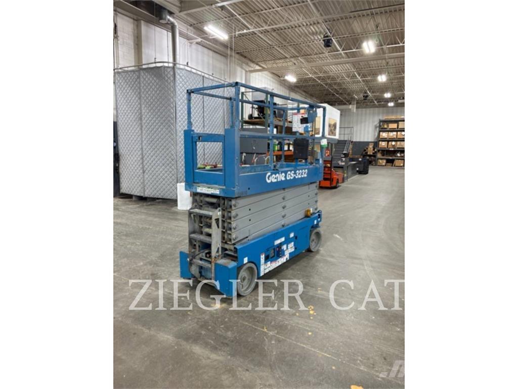 Genie GS3232 رافعات مقصية الشكل