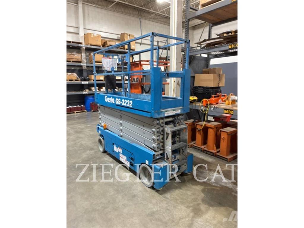 Genie GS3232 رافعات مقصية الشكل