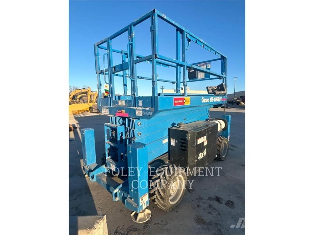 Genie GS4069RTGO رافعات مقصية الشكل
