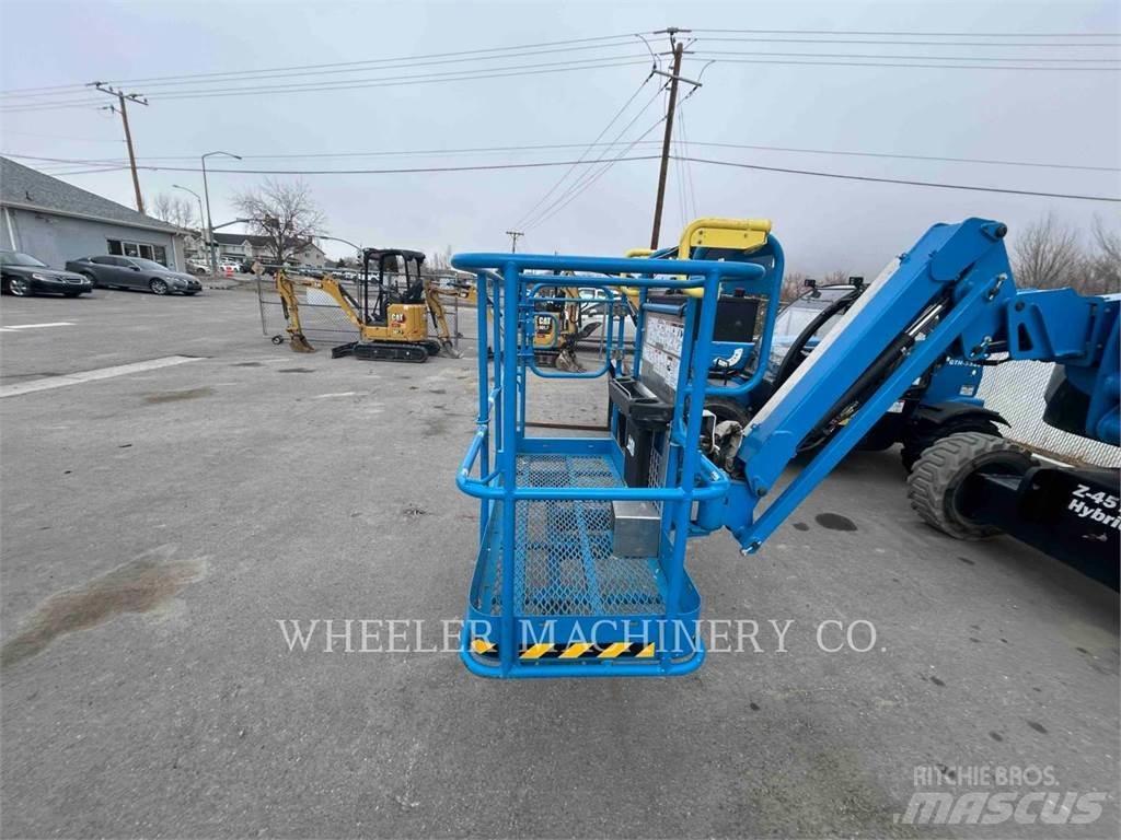 Genie GS4390 RT رافعات مقصية الشكل