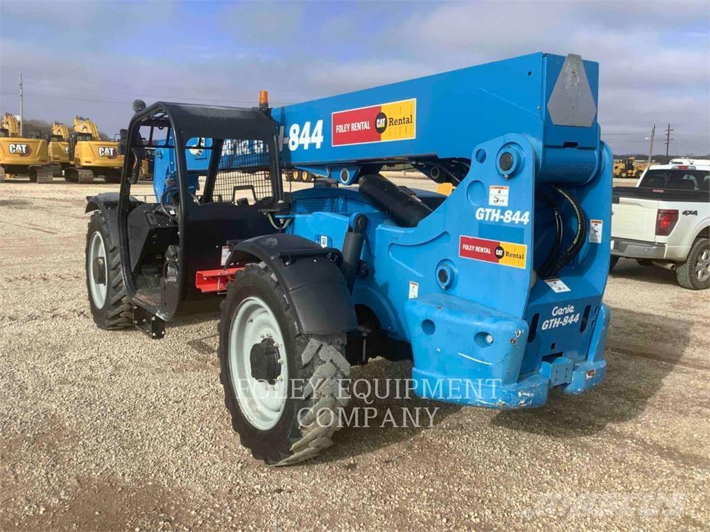 Genie GTH844DO مناولات متداخلة