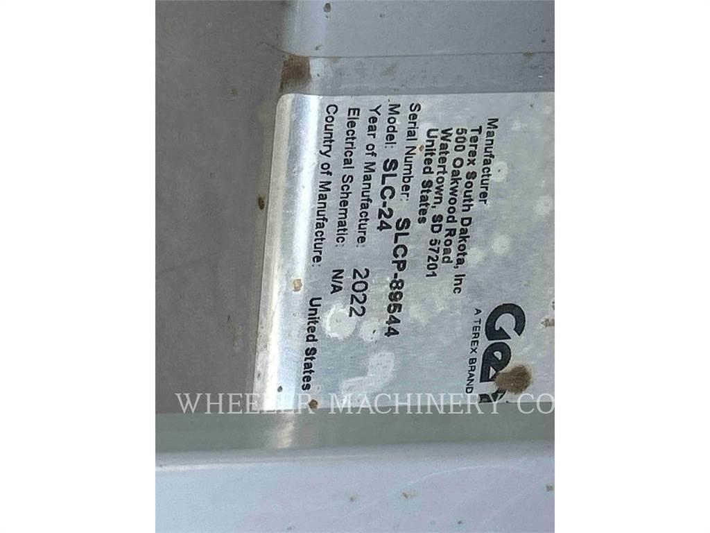 Genie SLC-24 رافعات مقصية الشكل