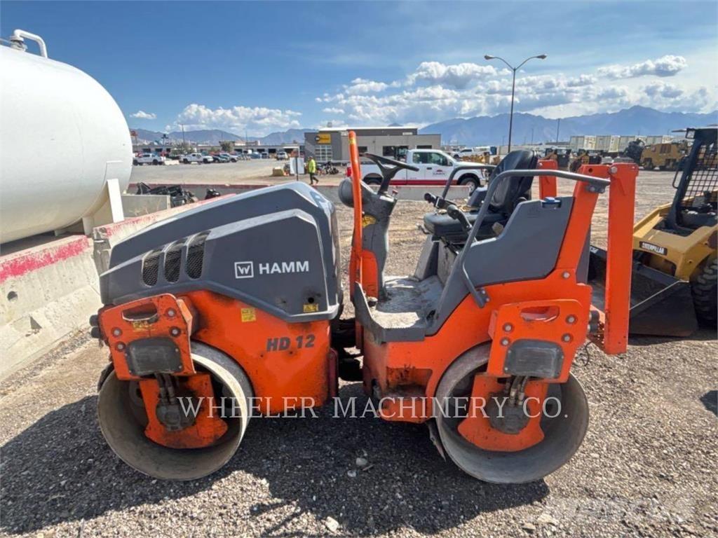 Hamm HD12 مداحل ثنائية الاسطوانة
