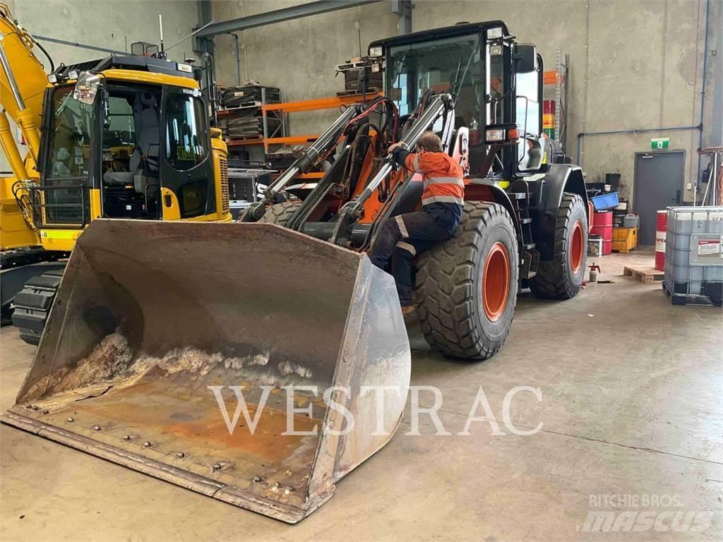 Hitachi ZW180-5B لوادر بعجل