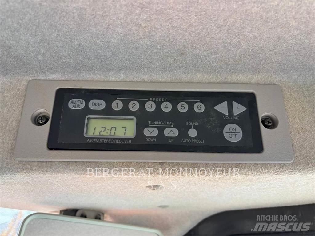 Hitachi ZW370.6 لوادر بعجل