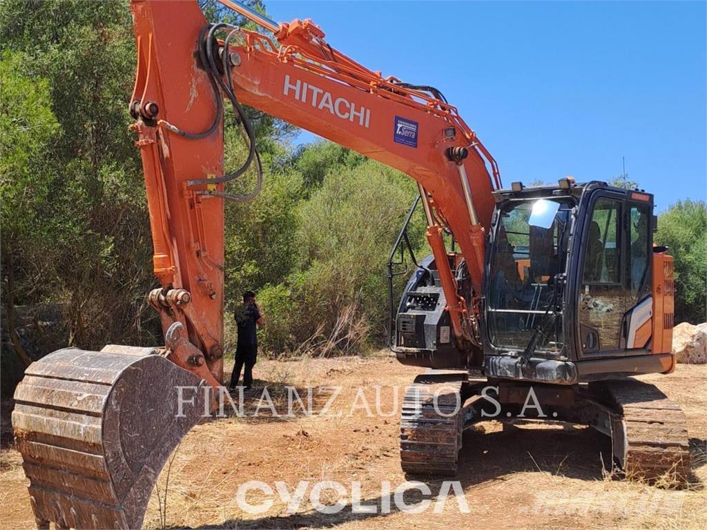 Hitachi ZX135 حفارات زحافة