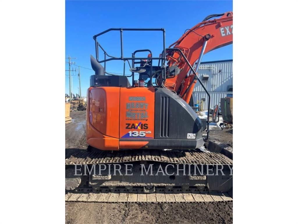 Hitachi ZX135US-6 حفارات زحافة
