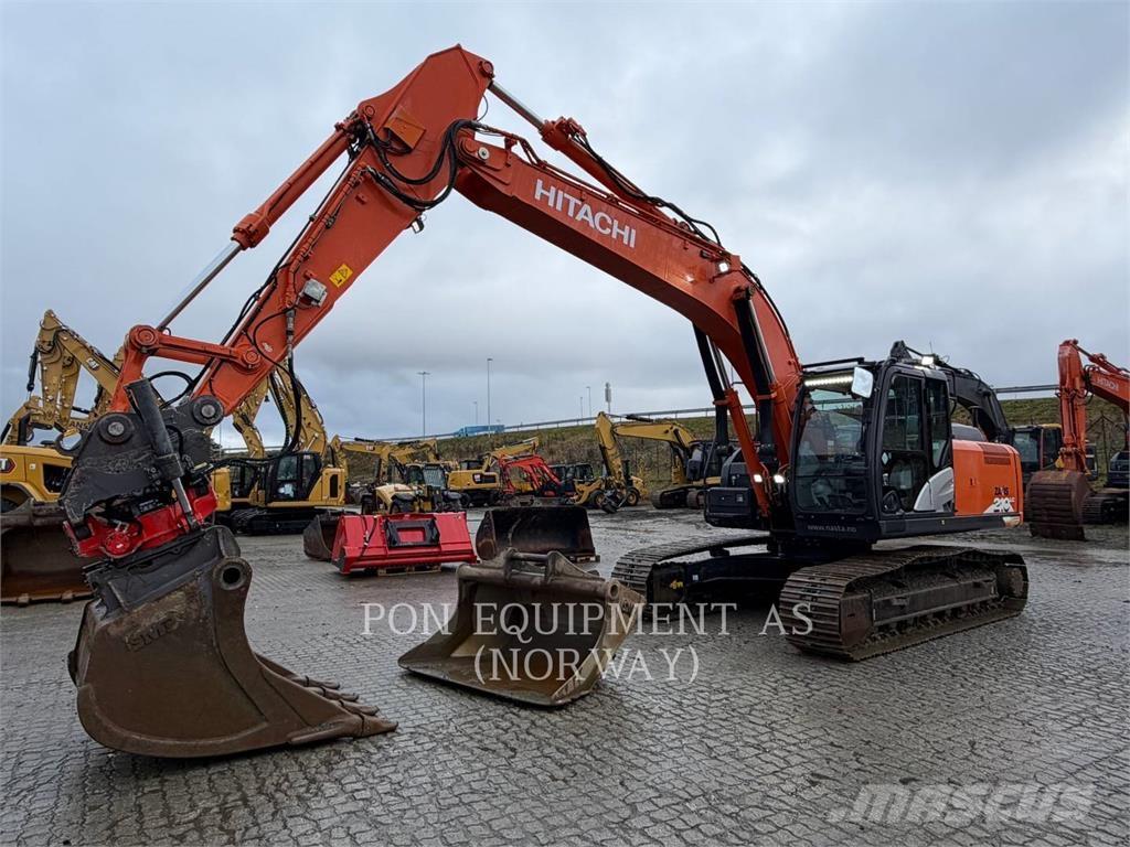 Hitachi ZX210LC حفارات زحافة