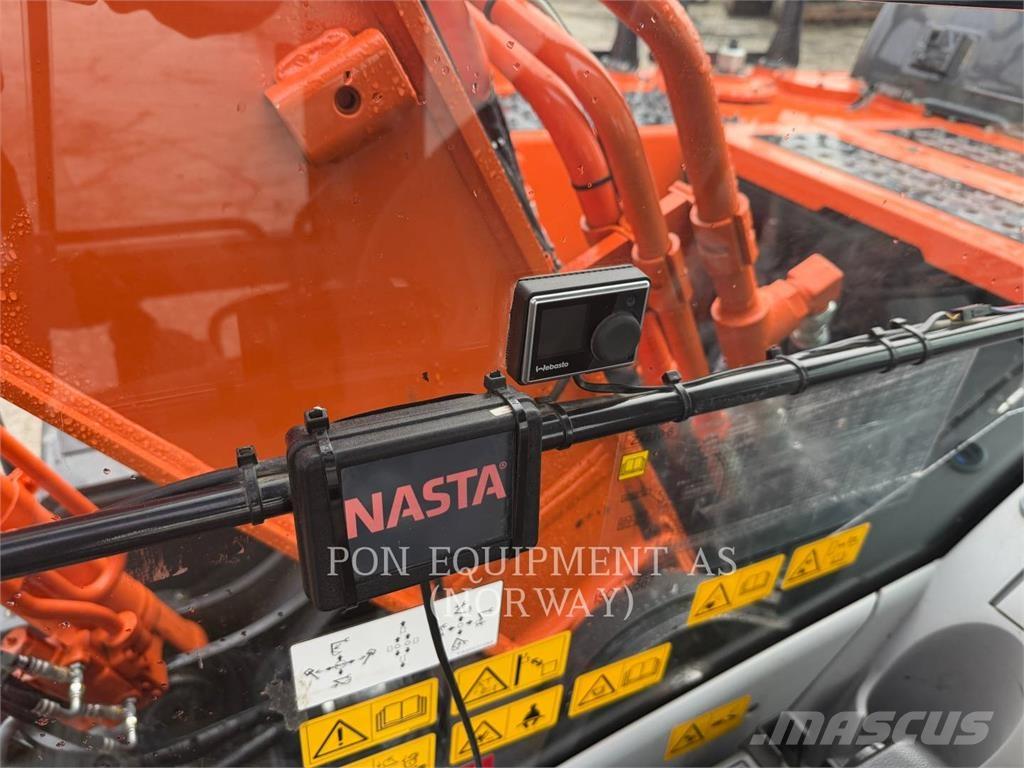 Hitachi ZX210LC حفارات زحافة