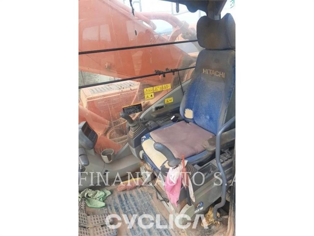 Hitachi ZX670 حفارات زحافة