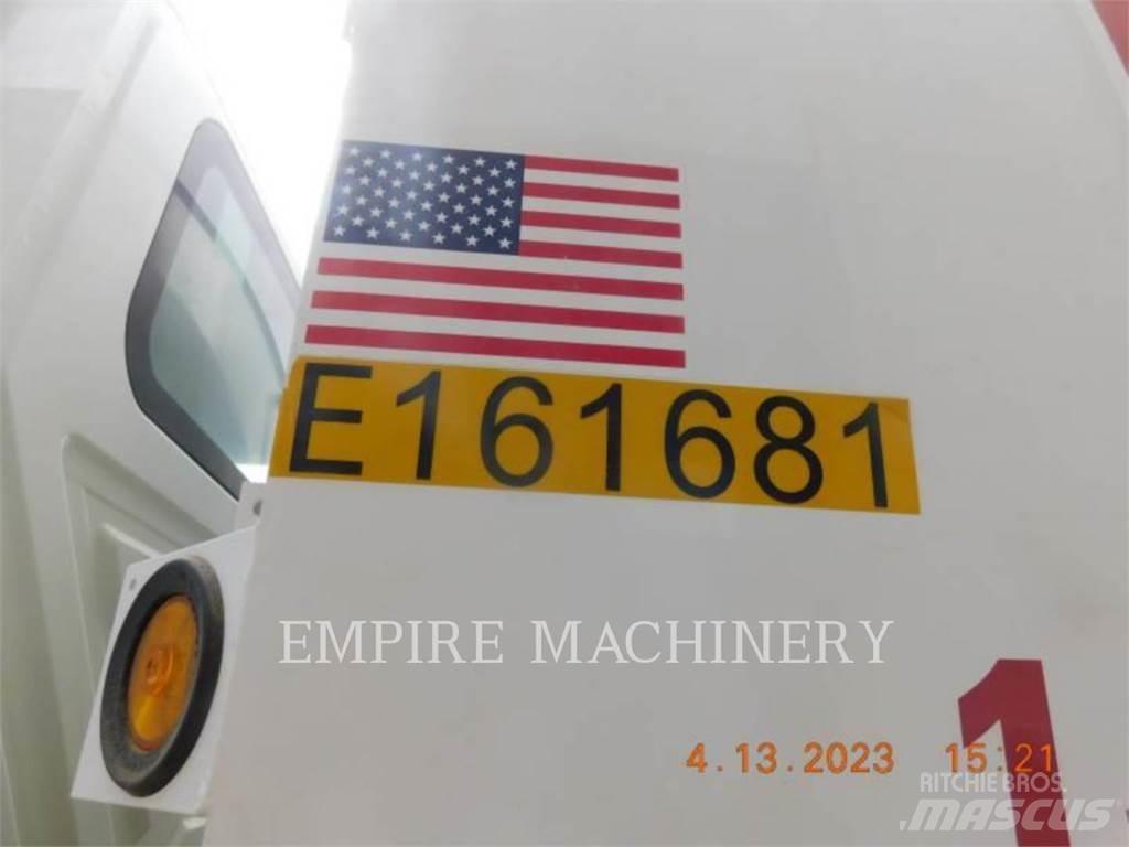 International 2K TRUCK شاحنات ذات صهاريج