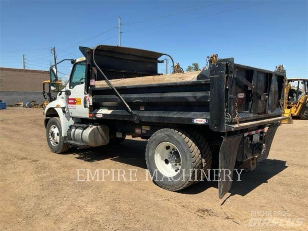 International 6YD DUMP شاحنات ذات صهاريج