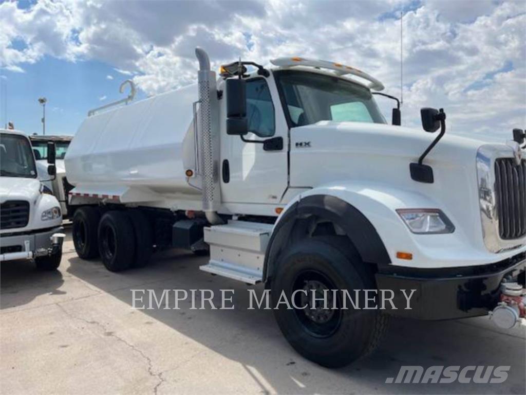 International WATER TRK محركات