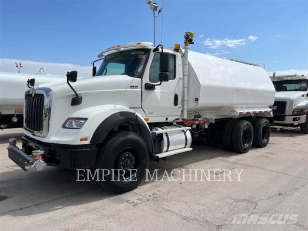 International WATER TRK محركات